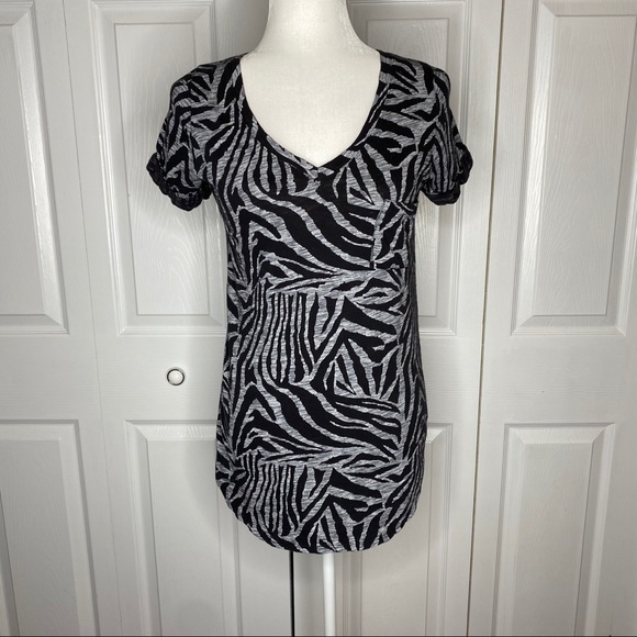 Rue21 Tops - 🔥SOLD🔥 Zebra Striped T-Shirt Black Gray Large